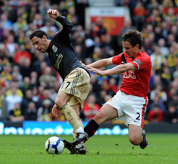 激烈角逐必 激烈角逐必