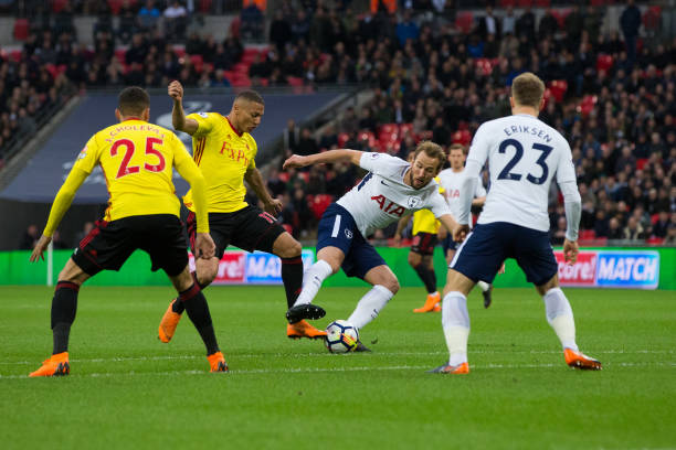 拼抢和激烈 拼抢和激烈